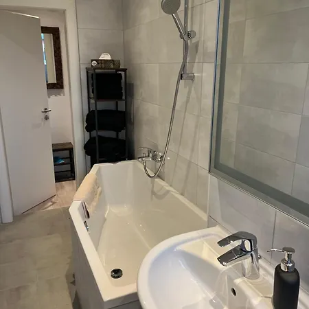 Zwischen Messe Und Innenstadt *